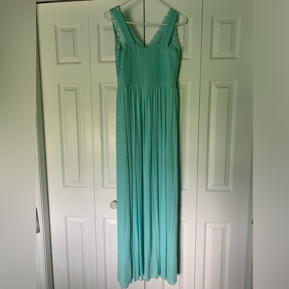 Formal Dress - Picture 4 of 5